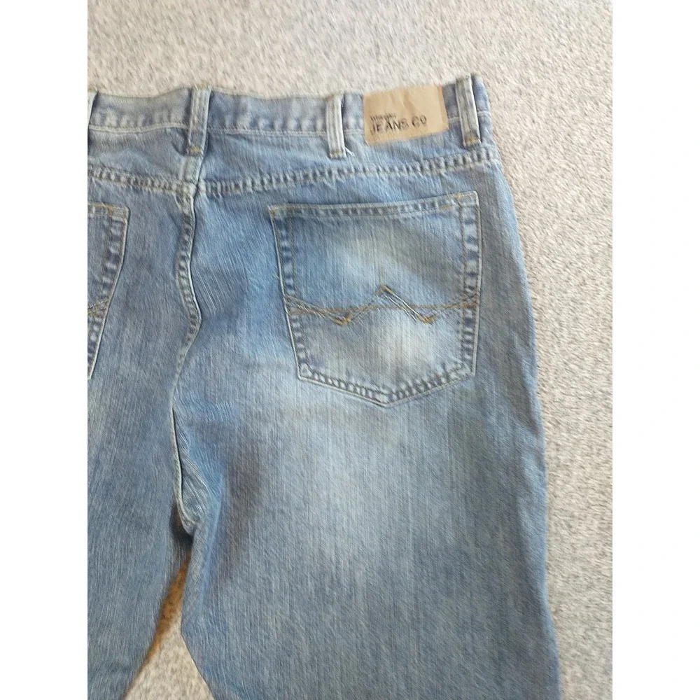 Wrangler Straight Fit Mens Light Wash Blue Denim Jeans 36x31 (Measures 36x31)